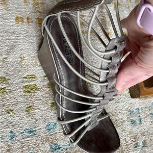 Kenneth Cole Reaction Strappy Sandals